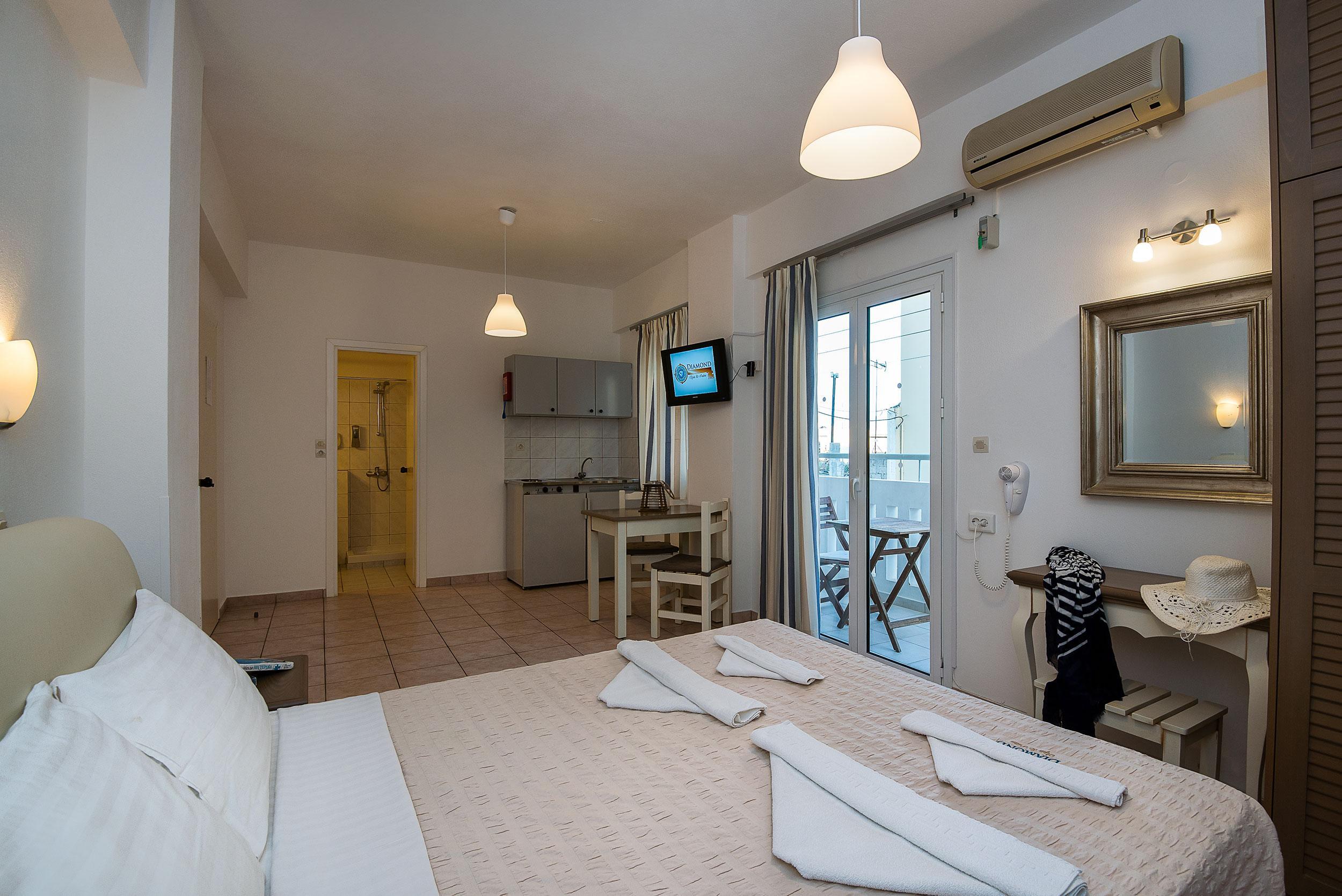 Diamond Apartments & Suites Hersonissos  Exterior photo
